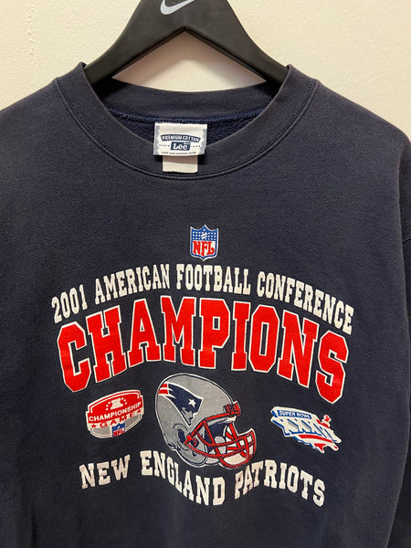 Vintage New England Patriots NFL Football Crewneck Sweatshirt Logo